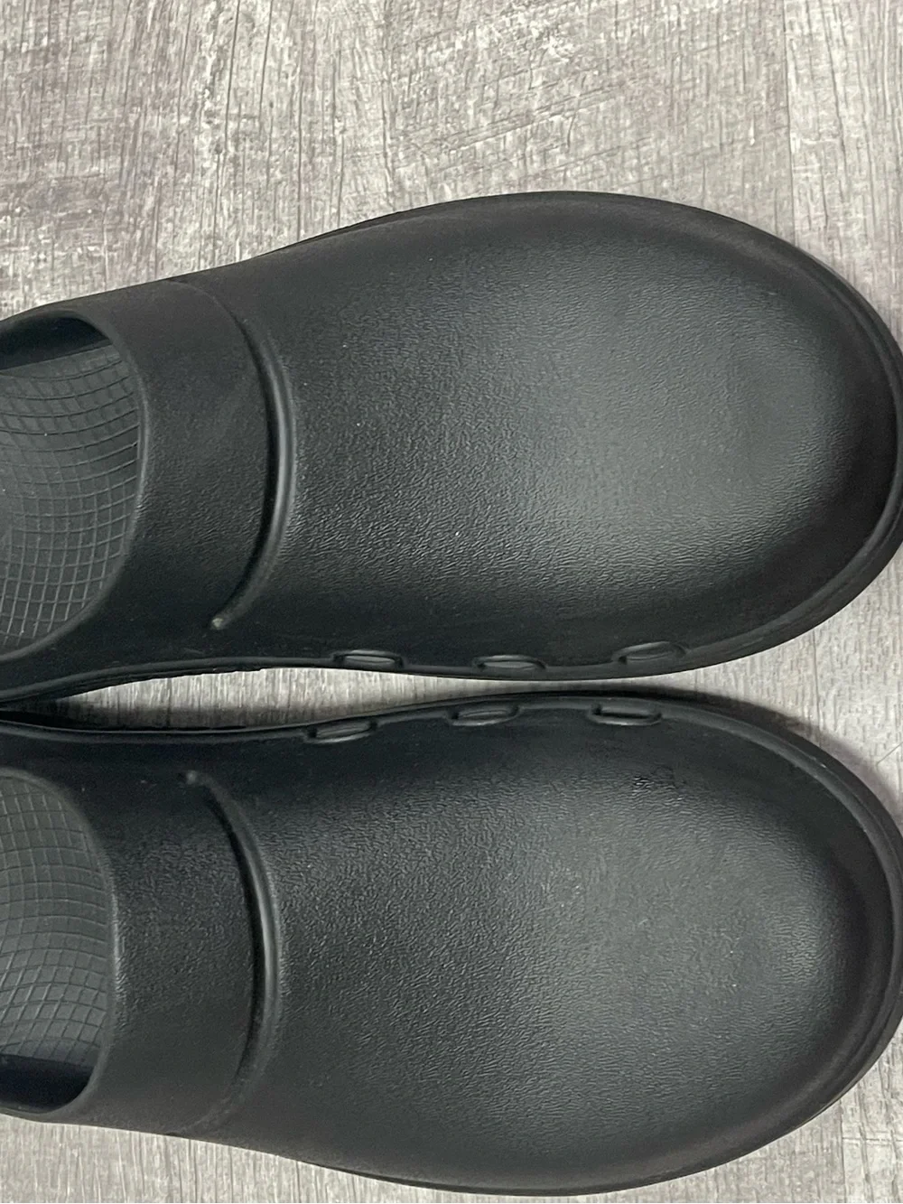 OOFOS comfortable slip